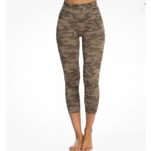 Spanx Desert Camo High Rise Look At Me‎ Now Seamless Cropped Leggings Tan Large